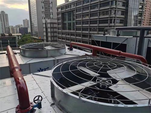 淺談冷卻塔冬季結(jié)冰問題(冷卻塔補(bǔ)水如何避免結(jié)冰)